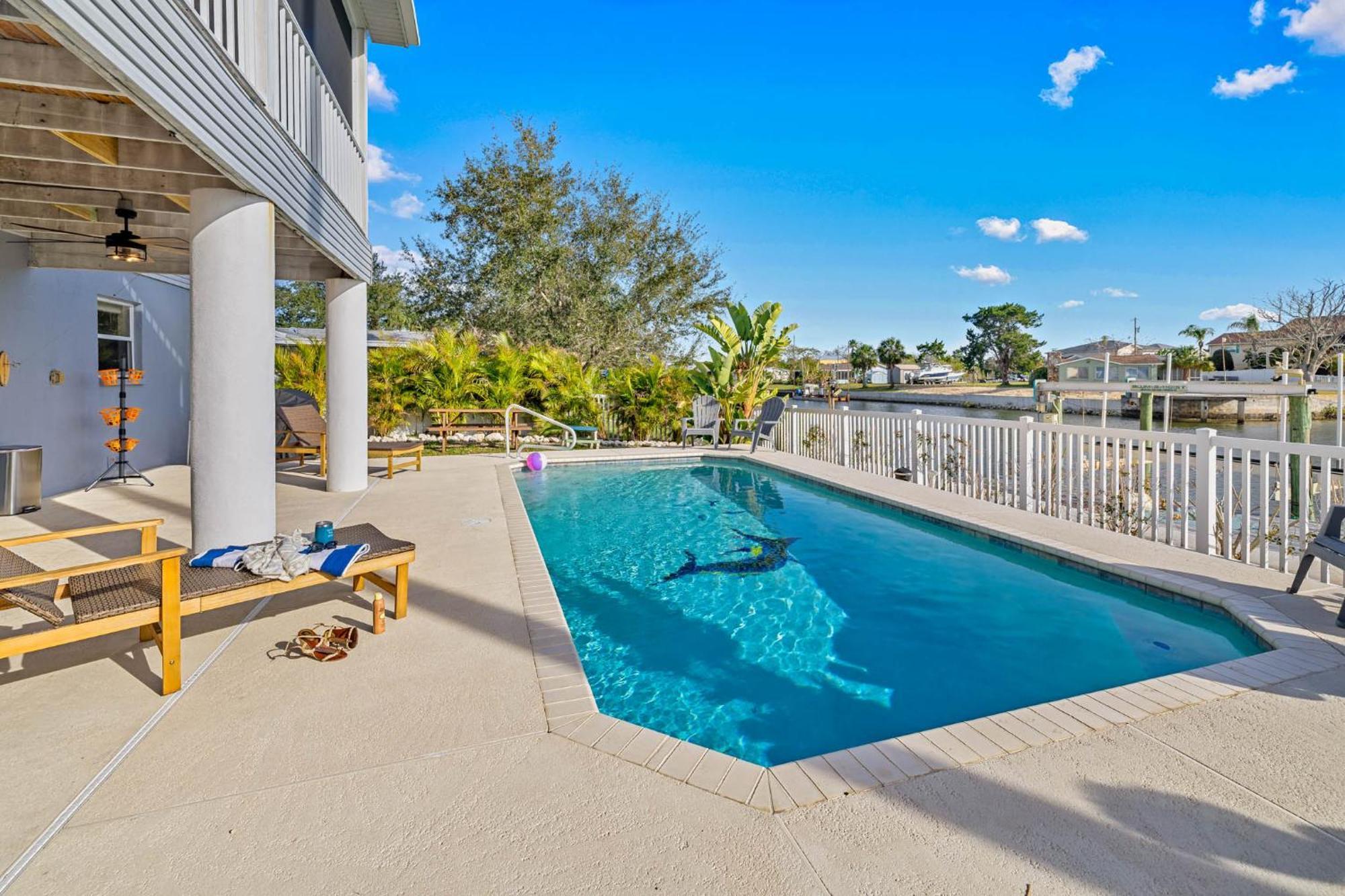 5 Bed3Bath Waterfront Pool Home With Full Gym, Office, And Heated Pool! Hernando Beach Bagian luar foto